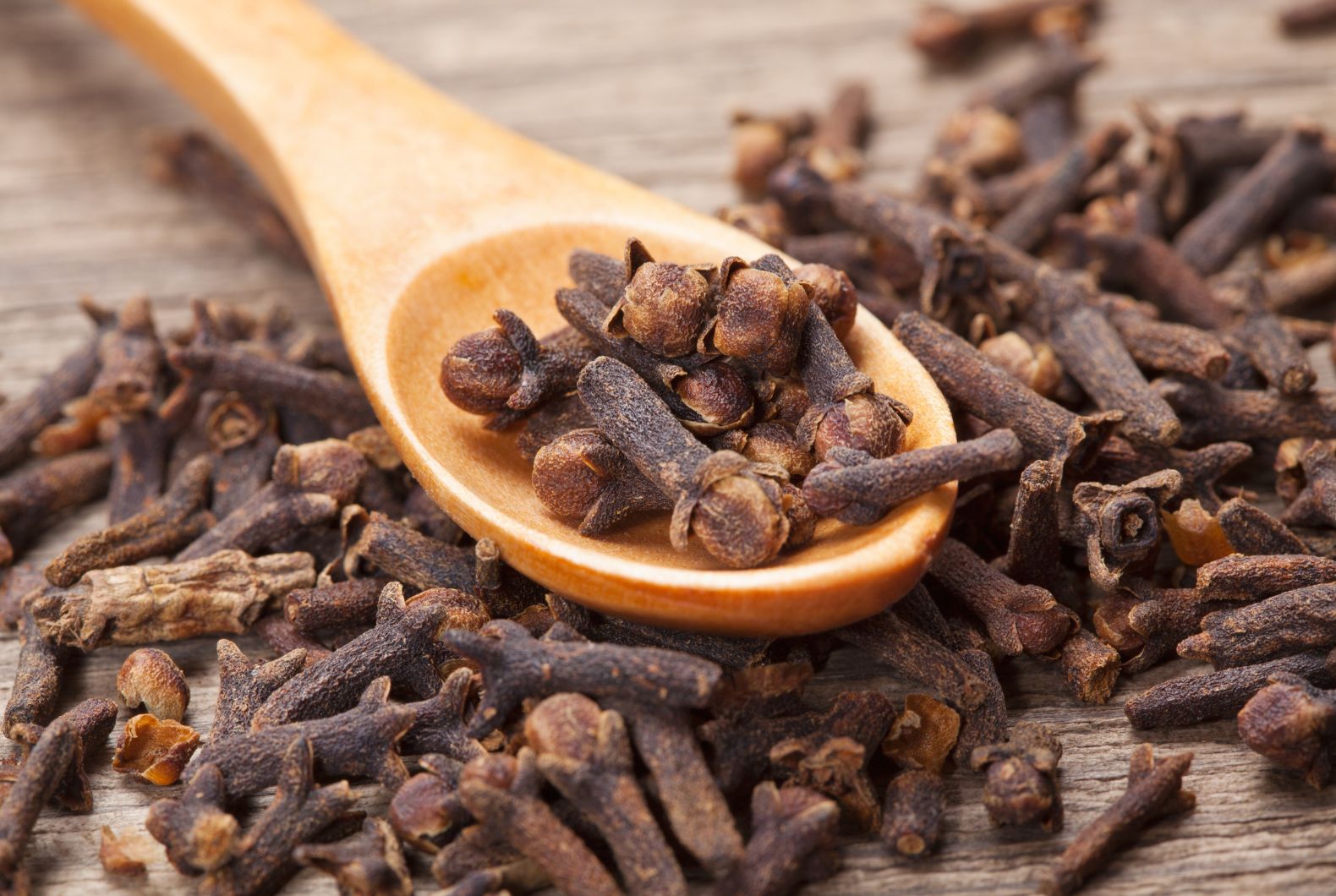 Beneficios del Clavo de Olor: Propiedades calmantes y digestivas – Nattan